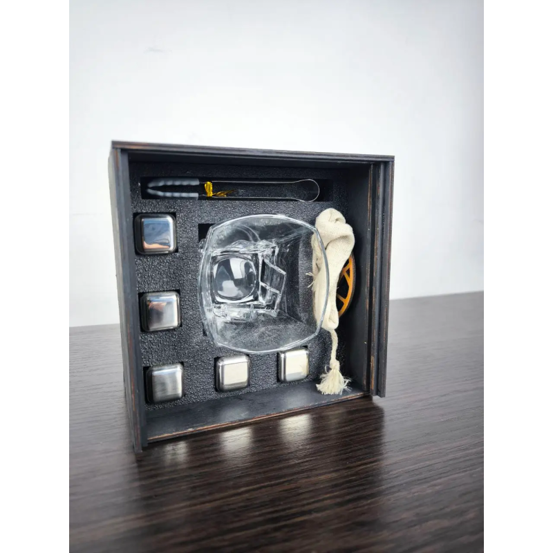 Подарунковий віскі-набір Moltis Saxum Premium з келихом, щипцями, мішечком, підставкою та 5 охолоджувальними кубиками (MR-1022)